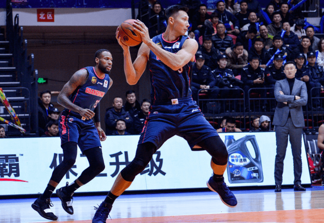 東莞市山姆會員商店下架紀念復刻版易建聯(lián)簽名籃球，背后的原因與影響