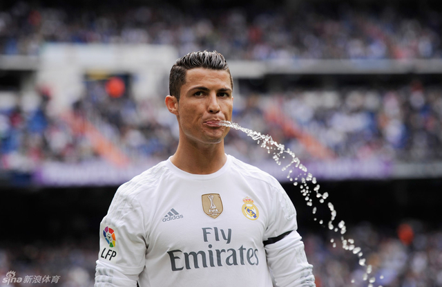 閃耀西甲賽場(chǎng)，萊萬(wàn)對(duì)決皇馬首開(kāi)紀(jì)錄，破冰之旅開(kāi)啟新篇章