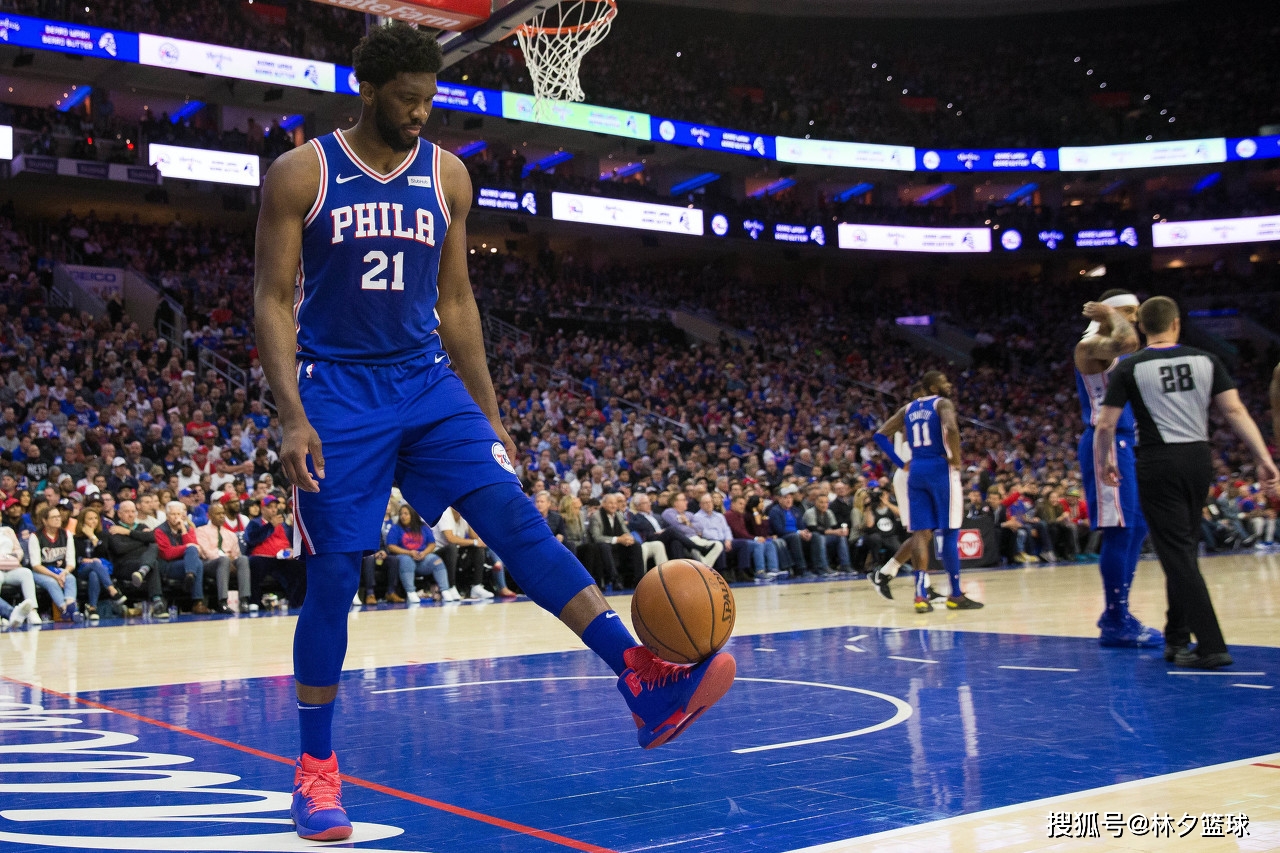 索爾金閃耀全場(chǎng)，22分鐘貢獻(xiàn)兩蓋帽，NBA賽場(chǎng)展現(xiàn)巨星風(fēng)采