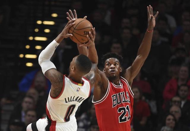 三笘薰?fàn)顟B(tài)提升顯著，本賽季表現(xiàn)超越上賽季——NBA賽場(chǎng)上的新篇章