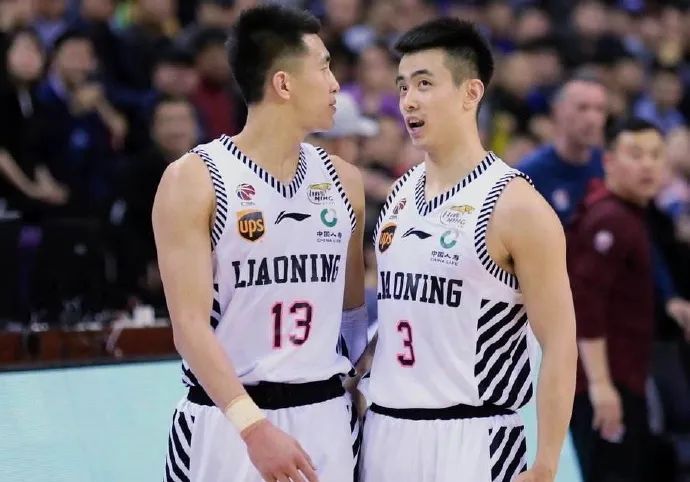 中國(guó)男籃首節(jié)罰球驚艷全場(chǎng)，高詩巖四罰全中，展現(xiàn)穩(wěn)健心態(tài)與實(shí)力