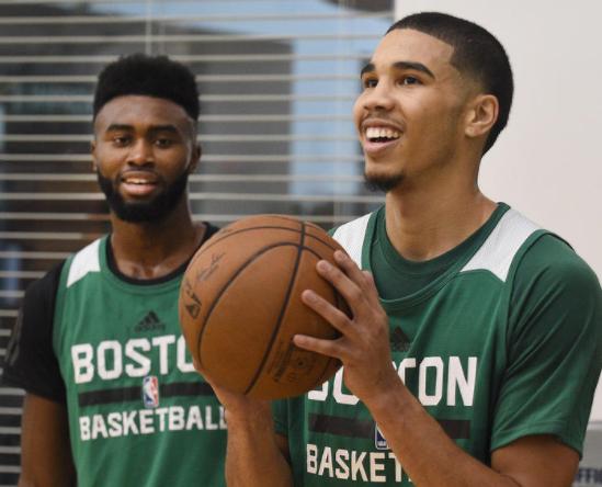 NBA賽場風(fēng)云，德里赫特點(diǎn)球爭議，鮑文點(diǎn)射曼聯(lián)1引熱議