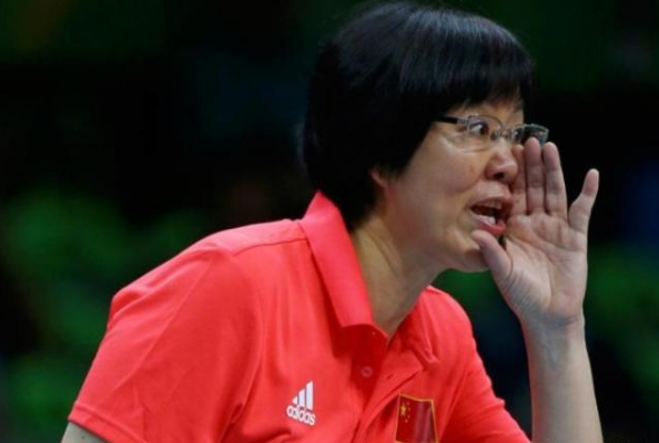 閃電體育，前山東男籃隊長侯冰轉任山東女籃主教練，新篇章開啟