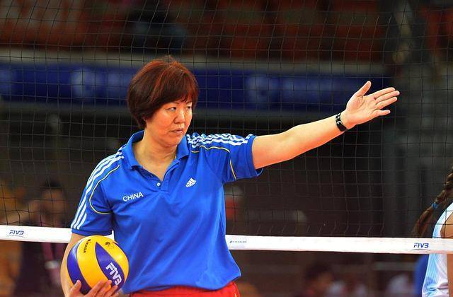 閃電體育，前山東男籃隊長侯冰轉任山東女籃主教練，新篇章開啟