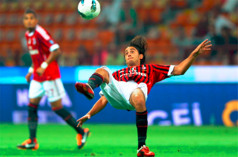 夢(mèng)回當(dāng)年！C羅驚艷倒掛金鉤，無(wú)奈球路太正被門(mén)迪巧妙化解