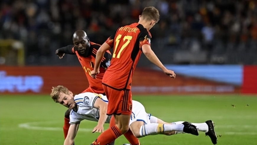 國(guó)安火力全開(kāi)！四戰(zhàn)狂攬18球穩(wěn)居進(jìn)球榜次席，名記盛贊，一點(diǎn)超越海港