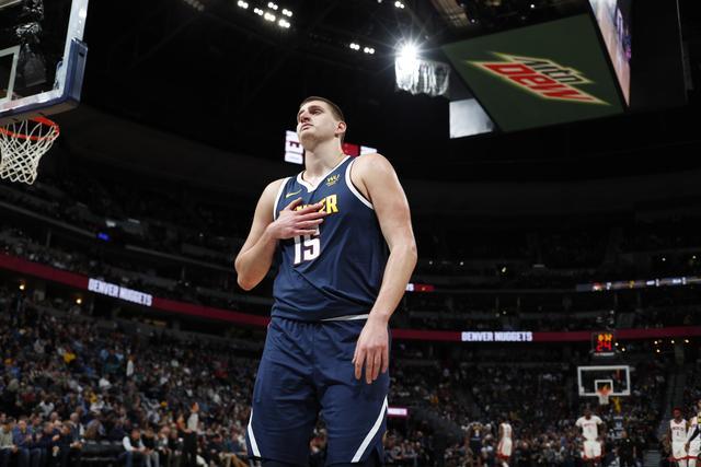 約維奇，約基奇——掌控比賽的傳奇球員