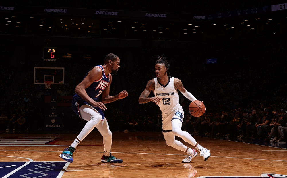 流言板熱議，莫蘭特全面爆發(fā)，灰熊隊(duì)展現(xiàn)團(tuán)隊(duì)力量之魂