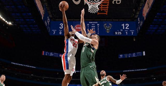 艾維表現(xiàn)起伏不定，13投5中得17分仍顯斗志——NBA流言板熱議