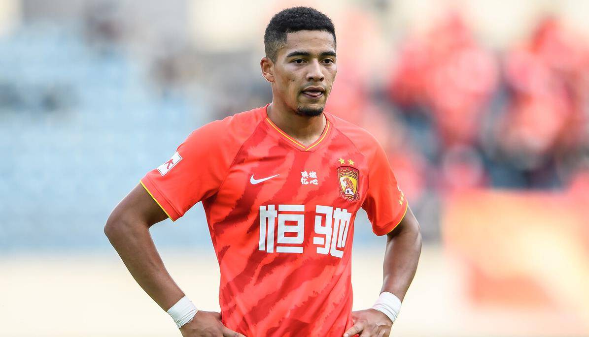 布里奇斯賽前熱身驚艷三分，流言板引發(fā)球迷熱議