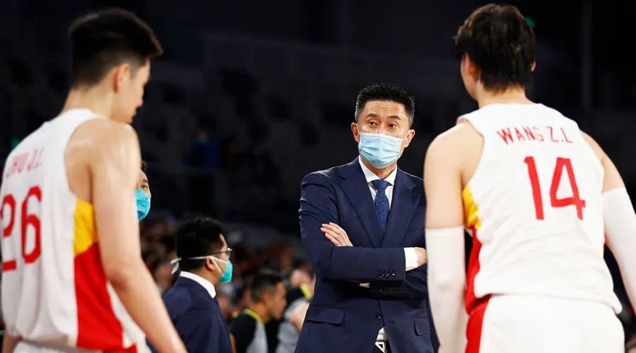 建議，中國(guó)男籃亞洲杯奪冠之路，輝煌16勝背后的唯一遺憾與爭(zhēng)議事件