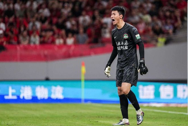 河南隊官宣主力門將賽季報銷，足協(xié)杯封神表現(xiàn)成絕唱，熱議背后引人深思
