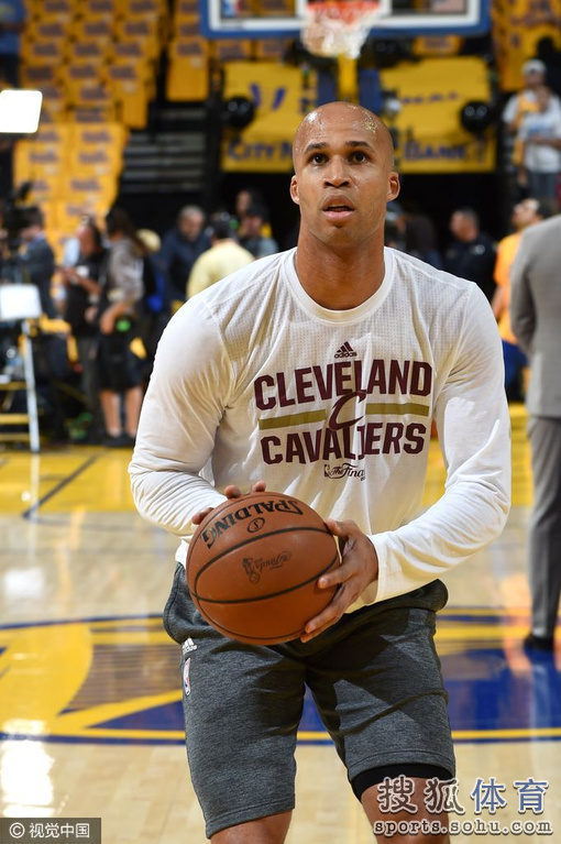 謝暉，信心大增下的輕松備戰(zhàn)，NBA賽場展現(xiàn)球員風(fēng)采