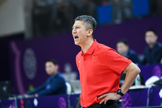 教練言辭激烈，在嘈雜現(xiàn)場為運動員注入強大力量