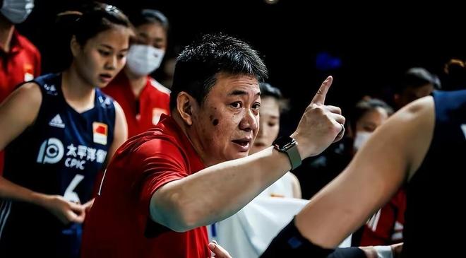 建議，高準(zhǔn)翼對伊萬換人決策不滿，場邊怒吼引發(fā)爭議