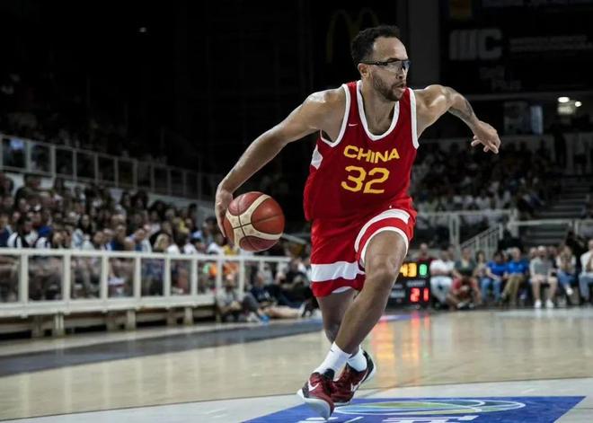 麥康奈爾續(xù)約利物浦，租借加盟阿賈克斯，一場(chǎng)跨足壇與籃球界的重磅交易