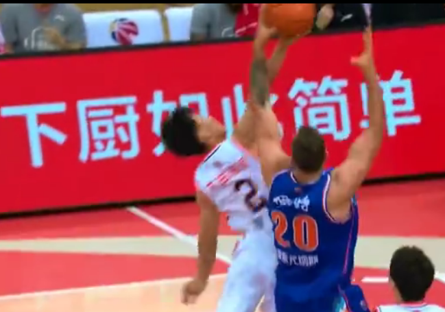 黃榮奇，杜鋒指導(dǎo)的推動(dòng)力與隊(duì)友的陪伴，共同追求卓越