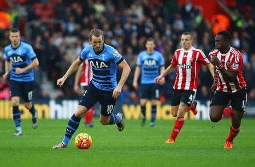 建議，熱刺與水晶宮談判引進(jìn)埃澤陷入僵局，談判進(jìn)展緩慢