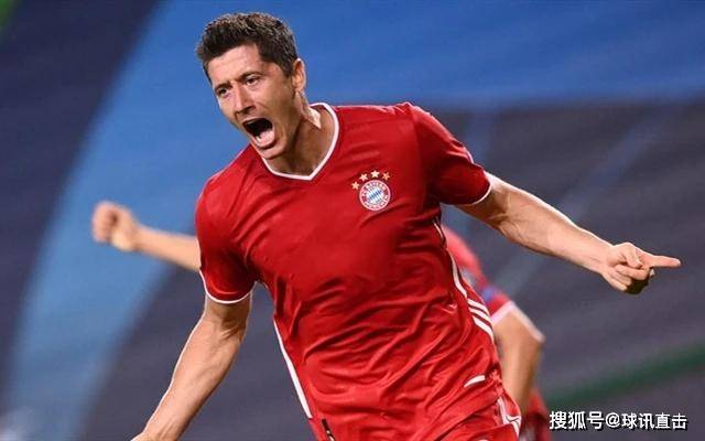 當(dāng)萊萬展現(xiàn)可愛頭球瞬間，連場邊的弗里克都忍不住加入頂球大戰(zhàn)