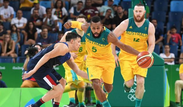 澳大利亞男籃實(shí)力占優(yōu)，中國(guó)男籃需提升三分命中率和強(qiáng)化防守以應(yīng)對(duì)挑戰(zhàn)