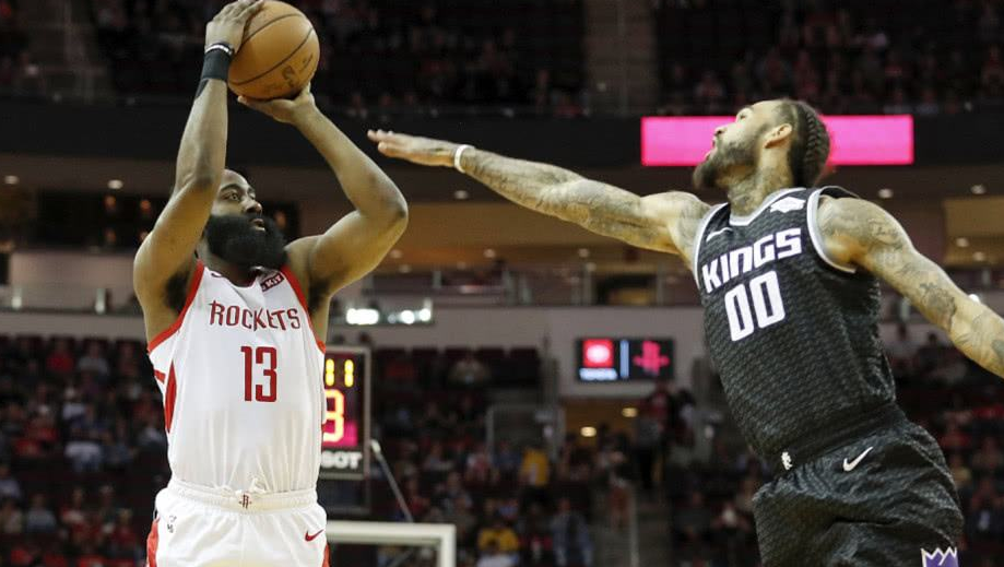 哈登展現(xiàn)撤步三分神技，四投四中，輕松引領(lǐng)NBA新潮流