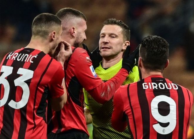 布魯日壓制米蘭，奧多涅斯遠(yuǎn)射憾中框，主場(chǎng)逆襲展現(xiàn)反客為主之威