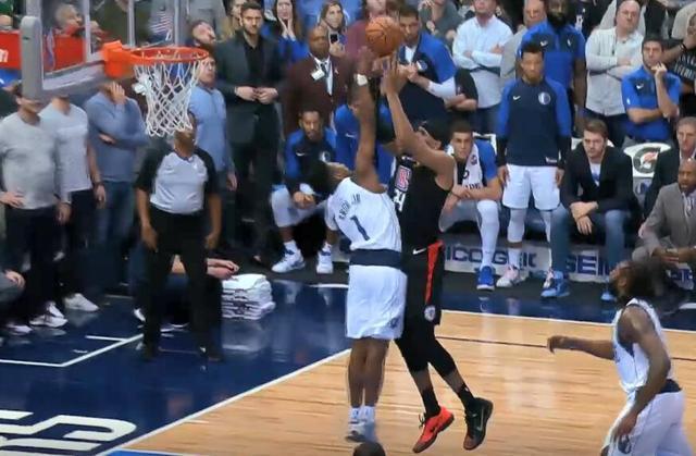 流言板熱議，內(nèi)史密斯迎擊哈里斯，漂移跳投成亮點(diǎn)，步行者8號(hào)展現(xiàn)實(shí)力