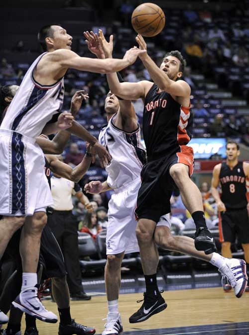 流言板熱議，內(nèi)史密斯迎擊哈里斯，漂移跳投成亮點(diǎn)，步行者8號(hào)展現(xiàn)實(shí)力