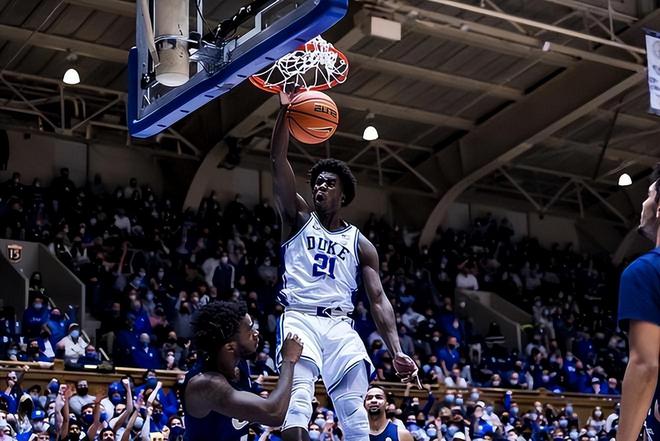 三球與哈利，NBA賽場新星之比較，非踩一捧一之探討