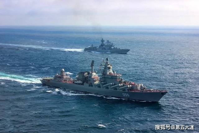 波蘭鐵騎迎戰(zhàn)葡萄牙戰(zhàn)艦，萊萬與C羅的首發(fā)對決，群星璀璨閃耀歐洲賽場