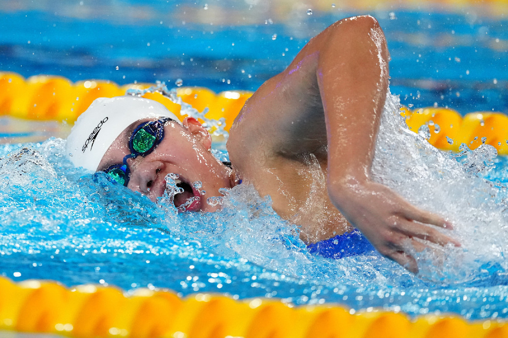 楊佩琪閃耀游泳世青賽，破紀錄奪冠女子400米自由泳，嚴窕珊摘銀創(chuàng)歷史