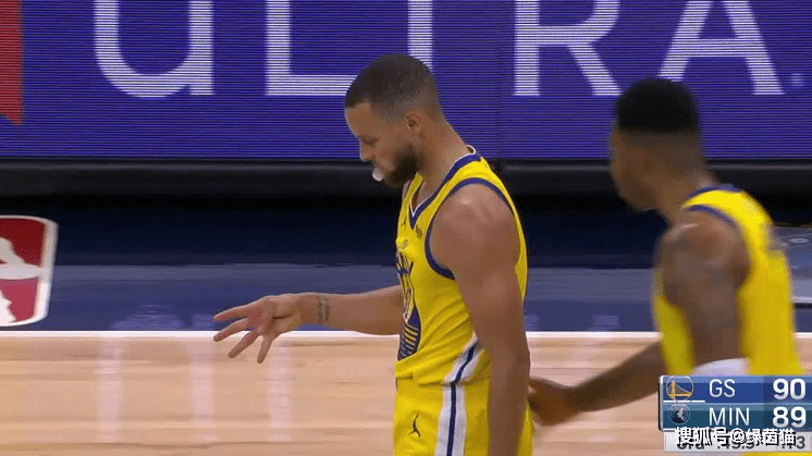 克萊首節(jié)遇冷，手感冰涼三分球四投全失，失誤頻頻，NBA賽場風(fēng)云再起
