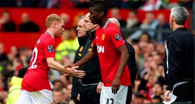 玻利維亞球員鏟倒梅西引發(fā)爭(zhēng)議，斯卡洛尼場(chǎng)邊憤怒反應(yīng)揭示背后故事