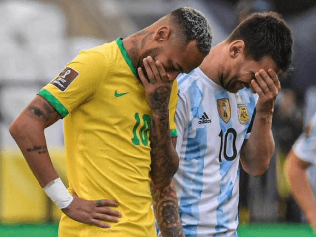 玻利維亞球員鏟倒梅西引發(fā)爭(zhēng)議，斯卡洛尼場(chǎng)邊憤怒反應(yīng)揭示背后故事