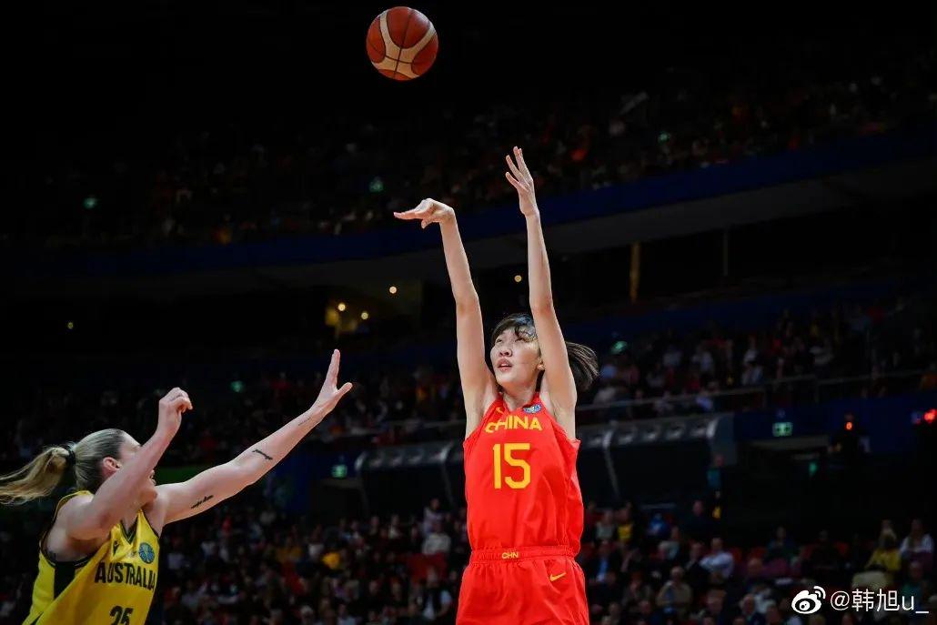 蕭華親臨現(xiàn)場，見證WNBA總決賽冠軍之戰(zhàn)的激情燃燒