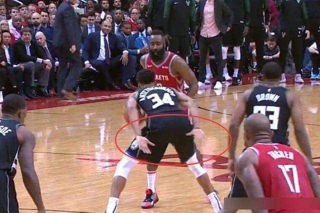 申京的夏季挑戰(zhàn)，錘煉罰球技藝，失誤即跑步，NBA新星展現(xiàn)堅(jiān)韌決心