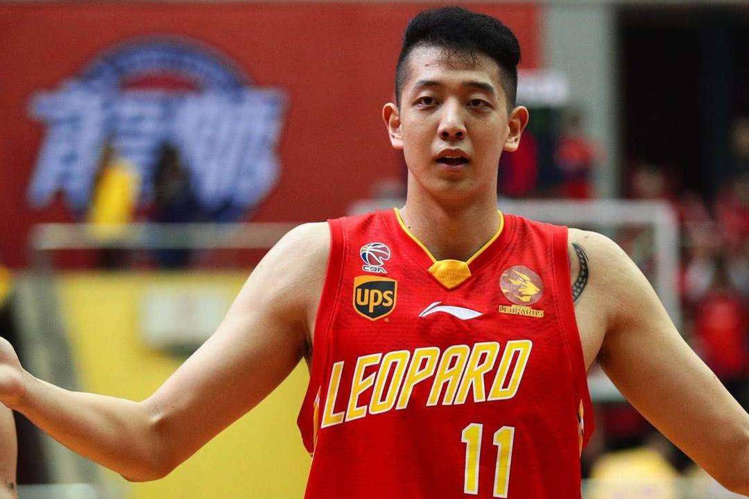 今日賽場(chǎng)星光熠熠，沈梓捷展現(xiàn)內(nèi)線霸主之姿——10中6轟下15分13籃板