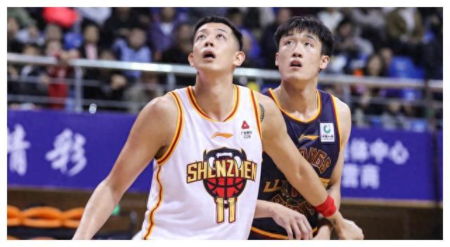 今日賽場(chǎng)星光熠熠，沈梓捷展現(xiàn)內(nèi)線霸主之姿——10中6轟下15分13籃板