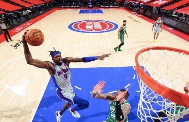 無力回天！里薩謝全場12投6中，獨得14分4籃板4助攻，盡顯防守本色