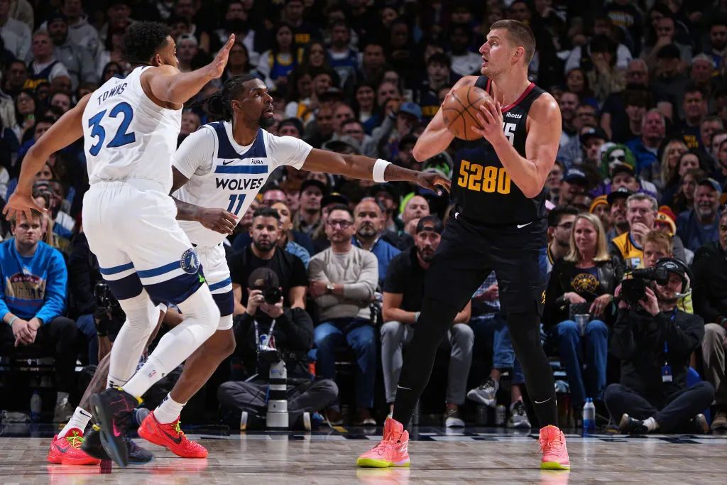 NBA賽場(chǎng)驚現(xiàn)世界波，輸球背后的百態(tài)眾生