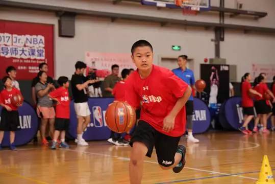 河北五超，NBA新篇章，全民參與籃球盛宴，常規(guī)賽業(yè)余選手競技風(fēng)采展現(xiàn)