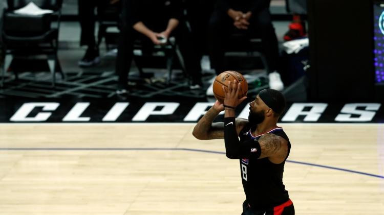 特雷訓(xùn)練師，揭秘籃球技巧，從流言板找老大哥學(xué)習(xí)籃球之道