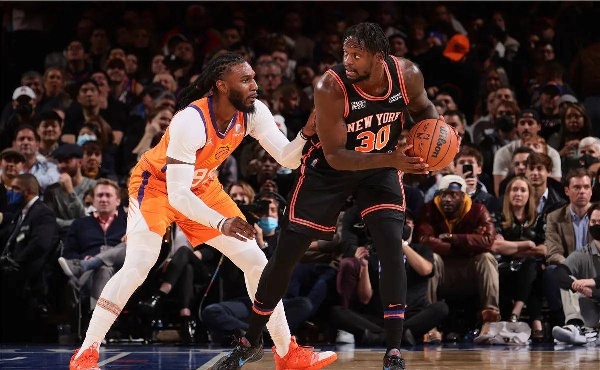 尼克斯遭遇精準(zhǔn)打擊，命中率超五成仍敗走，對(duì)手火力全開不留情面