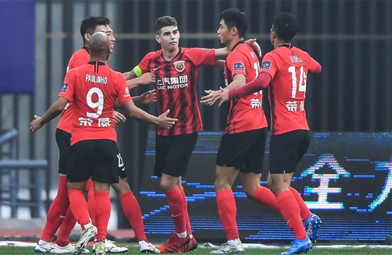 瓦科進球表現(xiàn)引熱議，泰山隊外援策略年輕化重塑新篇章