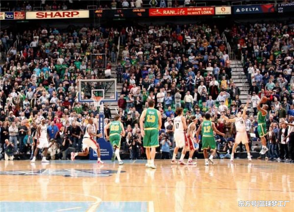 斯洛特絕殺后推恩古莫哈向球迷，共享榮耀時刻