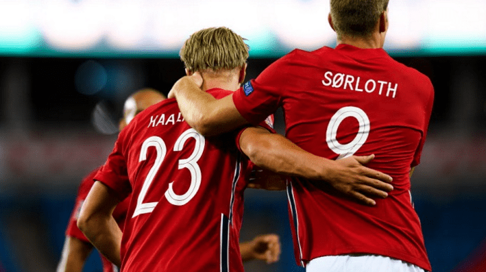 阿爾瓦雷斯第99分鐘斷球閃耀全場(chǎng)，索爾洛特雙響引爆NBA賽場(chǎng)奇跡