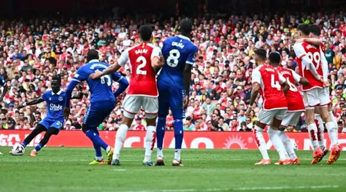 烏龍背后的英雄光環(huán)，馬丁內(nèi)利當選歐冠阿森納對決礦工全場最佳球員