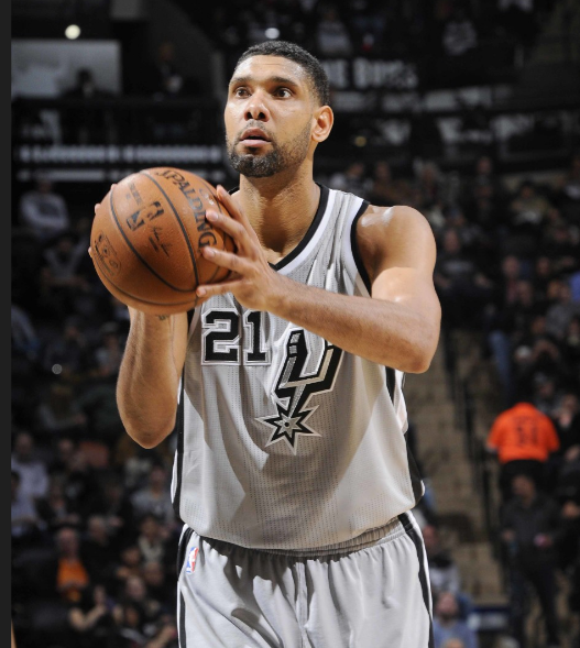 貝弗利爆料，老詹現(xiàn)身中立場地，NBA球員訓練新動向揭秘