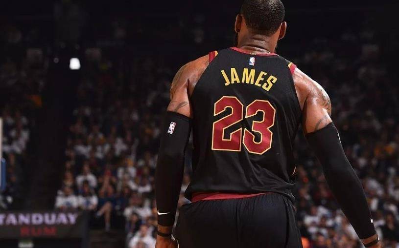 NBA傳奇人物詹姆斯，在2K26中耐力值達(dá)99，展現(xiàn)無盡實(shí)力