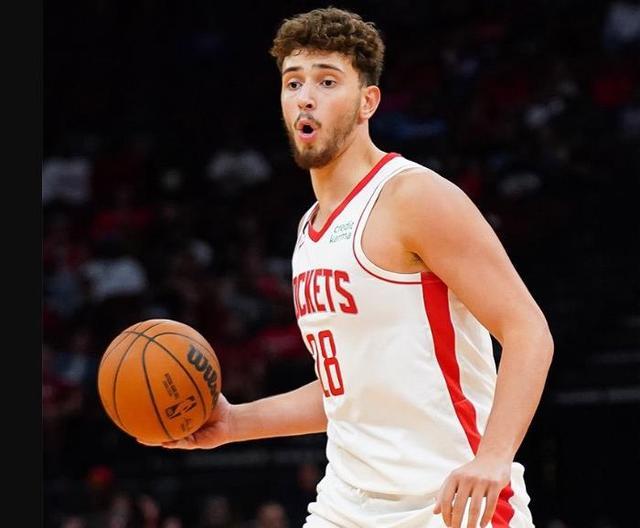 楊瀚森，控鋒新星，融合申京、約基奇與小薩博尼斯的籃球魅力